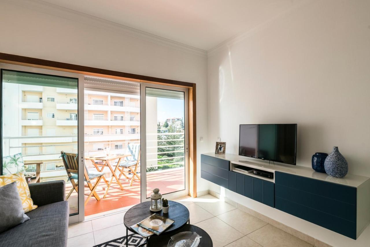 Algarve Beach Vibes Apartment, Wifi, Pool, Ac, Bbq Portimao Exterior photo